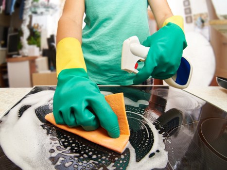 End of tenancy cleaning for a Wimbledon flat with kitchen attention